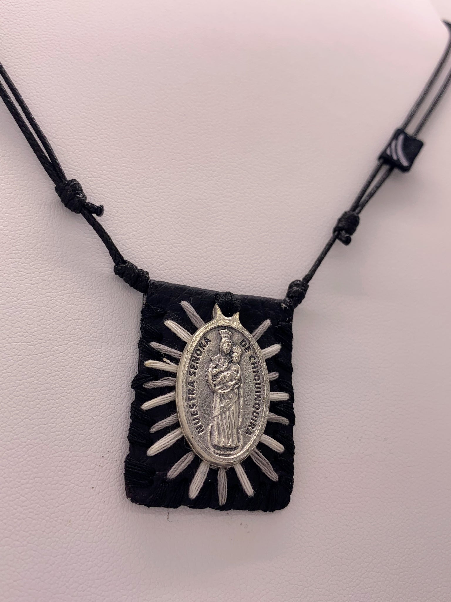 Escapulario Virgen Chiquinquira Negro