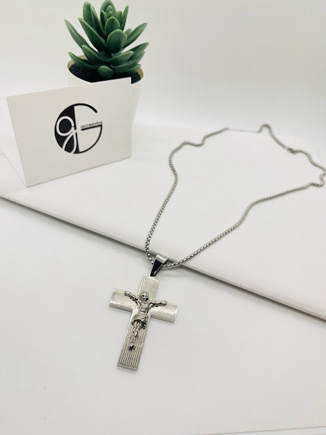 Cadena con Cristo grande