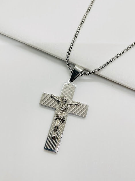 Cadena con Cristo grande